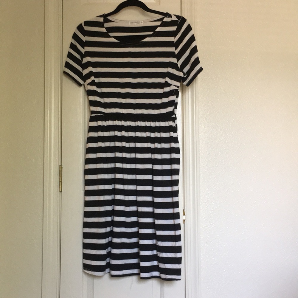 Honey and lace Windsor dress